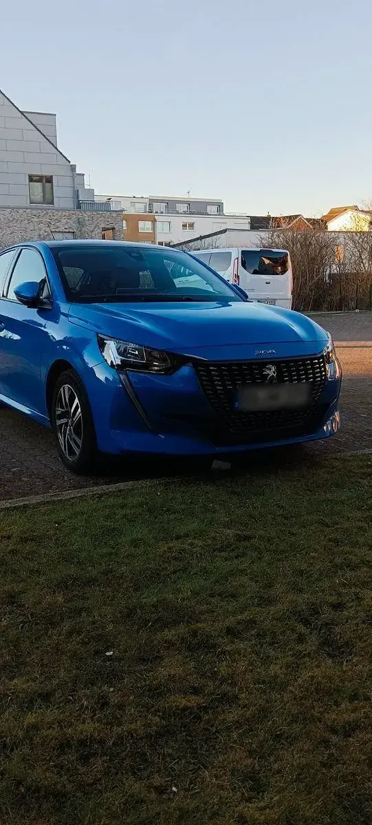 Gebraucht Peugeot 208 Allure 101 PS (74 kW) 2019 Blau Kleinwagen