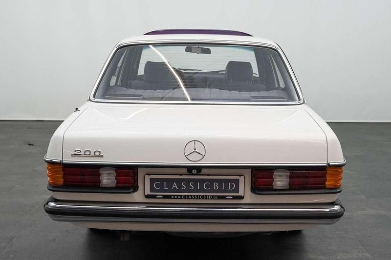Gebraucht Mercedes 200 109 PS (80 kW) 1983 Weiß Limousine
