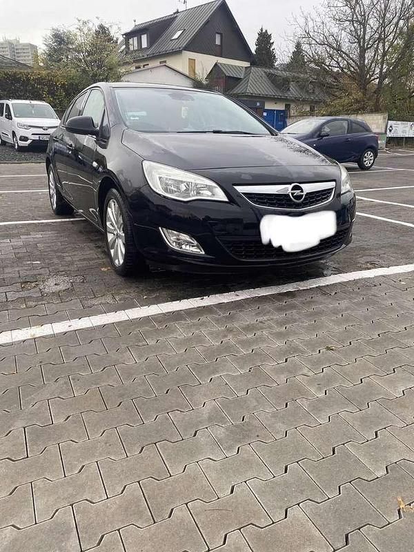 Gebraucht Opel Astra Design Edition 116 PS (85 kW) 2011 Limousine