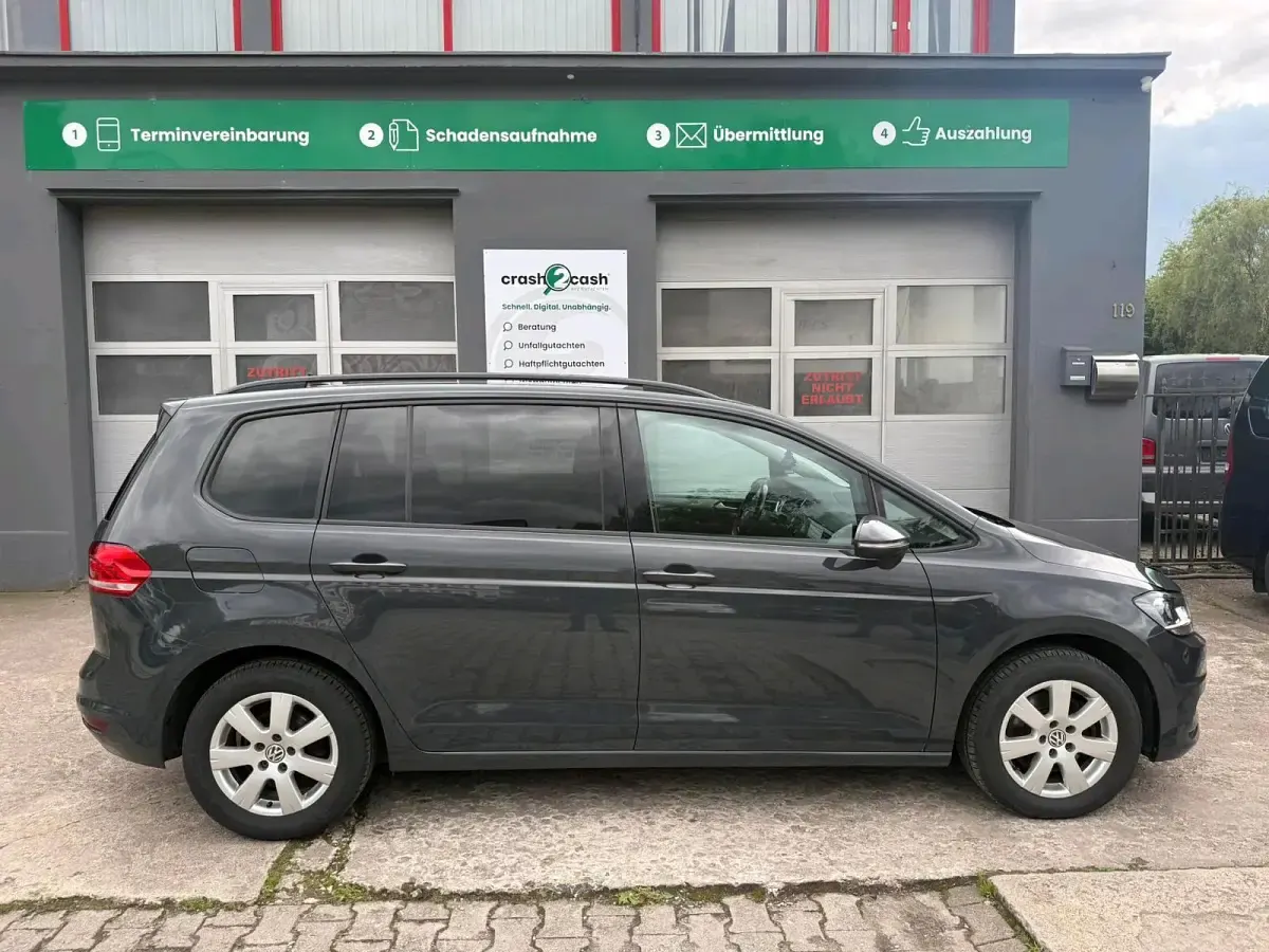 Gebraucht VW Touran 110 PS (80 kW) 2017 Grau Van / Kleinbus