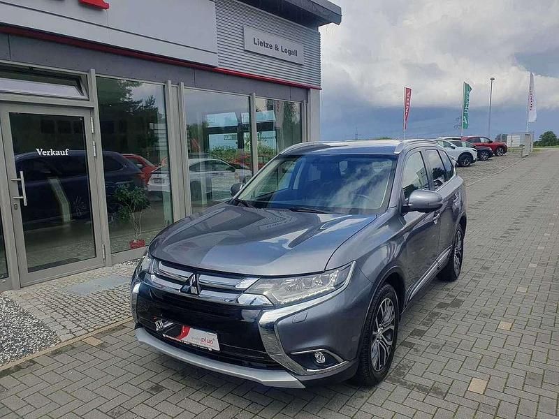 Grau Gebraucht 2018 Mitsubishi Outlander Plus SUV | 18.490 € (Fairer Preis) - Bild 1/4