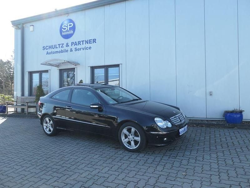 Gebraucht Mercedes C180 143 PS (105 kW) 2006 Schwarz Coupé