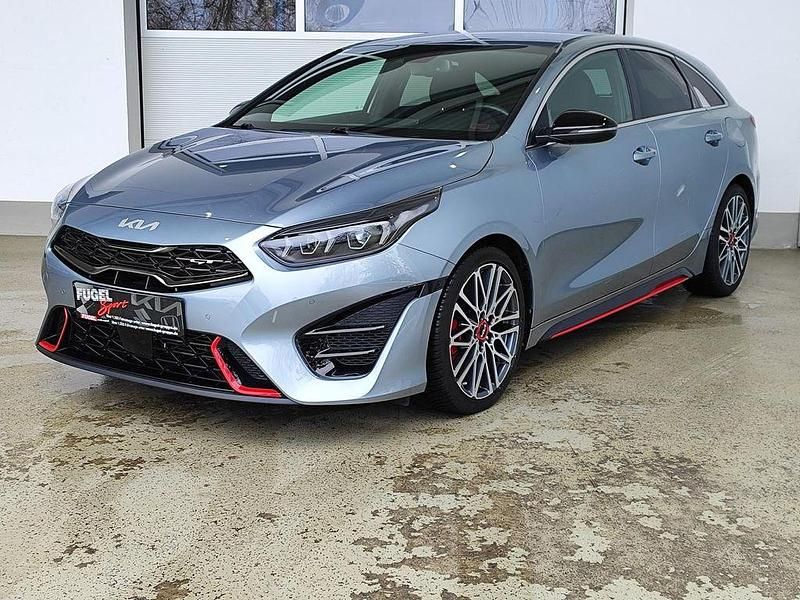 Gebraucht Kia ProCeed Comfort 204 PS (150 kW) 2022 Lunarsilber met. Kombi