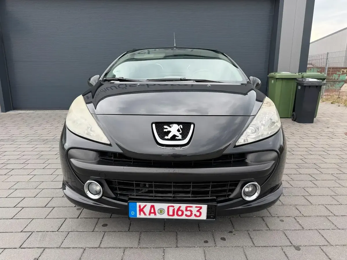 Gebraucht Peugeot 207 CC 109 PS (80 kW) 2008 Schwarz Cabrio