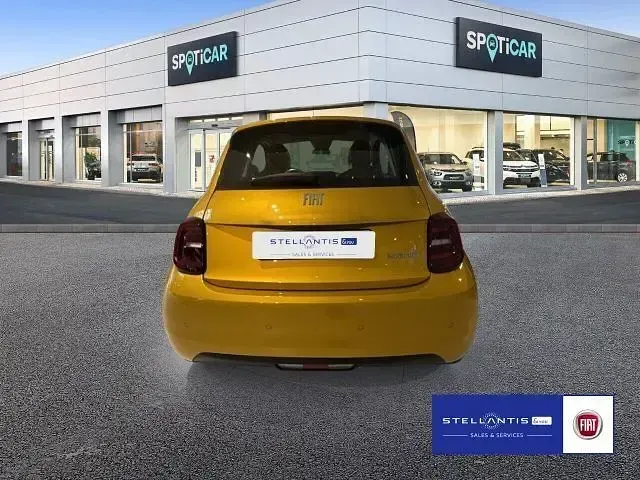 Neu Fiat 500 65 PS (47 kW) 2026 Gelb Limousine