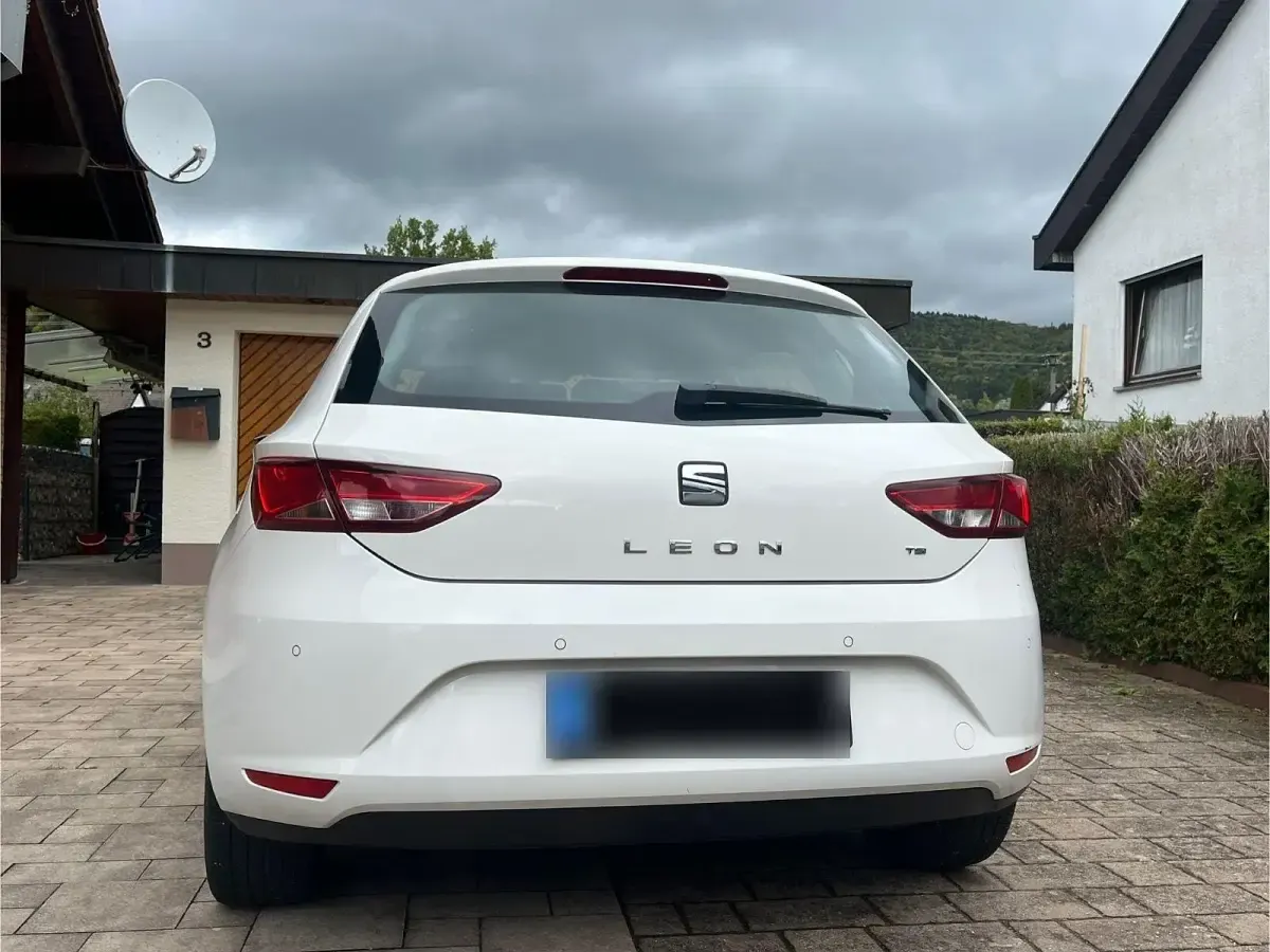 Second-hand Seat Leon Style 105 CP (77 kW) 2014 Alb Berlinǎ