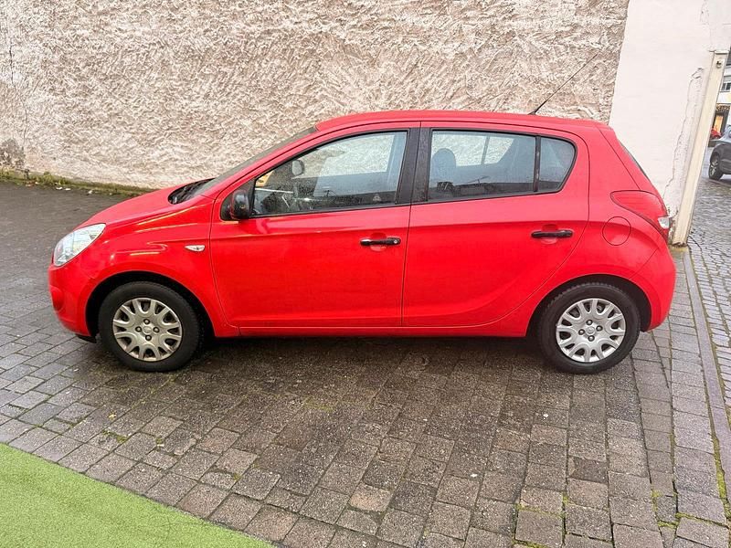 Rot Gebraucht 2009 Hyundai i20 Kleinwagen | 1.500 € (Guter Preis) - Bild 1/4