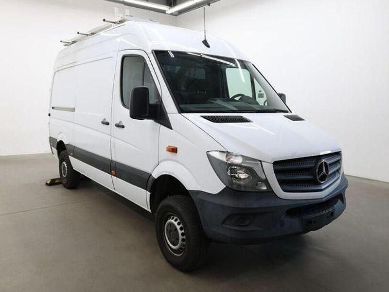 Gebraucht Mercedes Sprinter 163 PS (119 kW) 2018 Arktikweiß Van