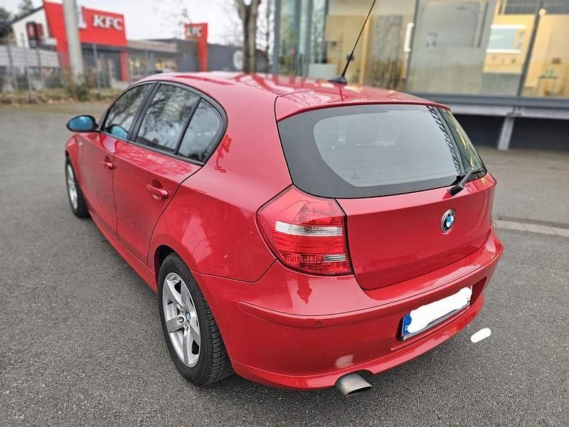 Gebraucht BMW 120 Advantage 177 PS (130 kW) 2008 Rot Kleinwagen