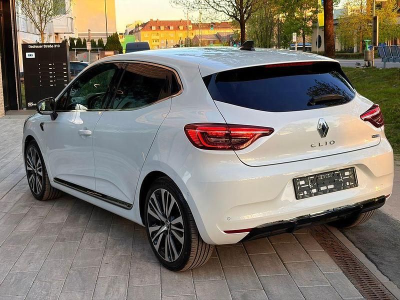 Gebraucht Renault Clio V Initiale 140 PS (102 kW) 2021 Weiß Limousine