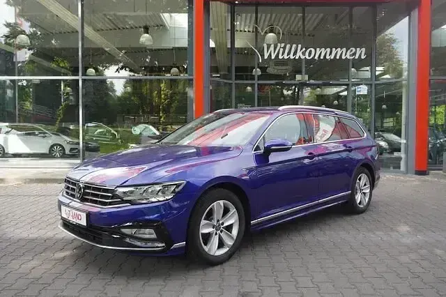 Gebraucht VW Passat R-line 190 PS (139 kW) 2022 Blau Kombi