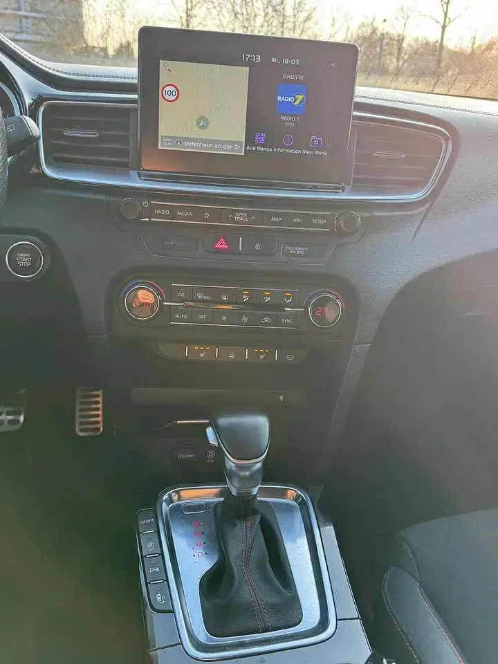 Gebraucht Kia ProCeed GT 204 PS (150 kW) 2019 (hw2) deluxeweiss met. Kombi