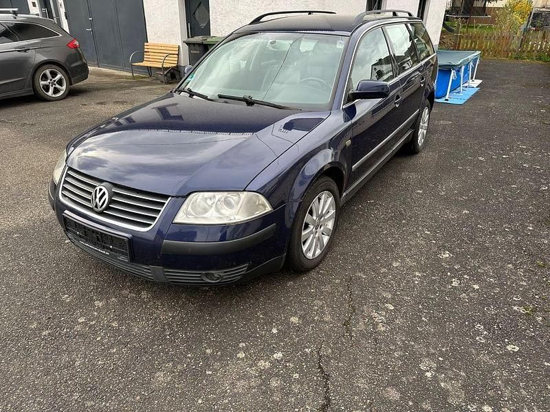 Usata VW Passat Basis 131 CV (96 kW) 2003 Blu Station wagon