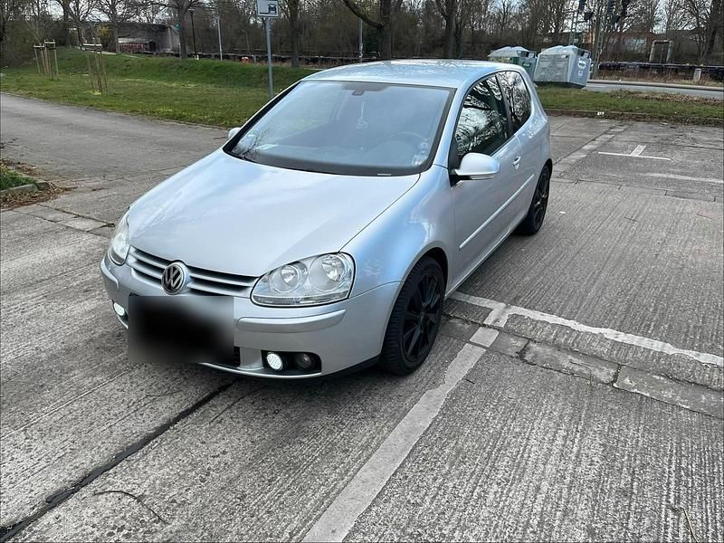 Gebraucht VW Golf V 116 PS (85 kW) 2007 Silber Limousine