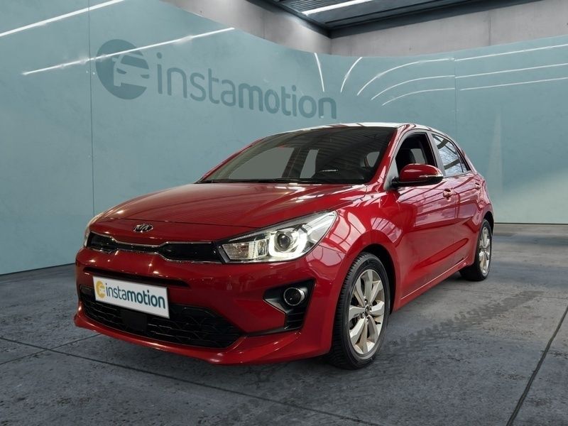 Używany Kia Rio Vision 101 KM (74 kW) 2021 Czerwony Sedan/Limuzyna