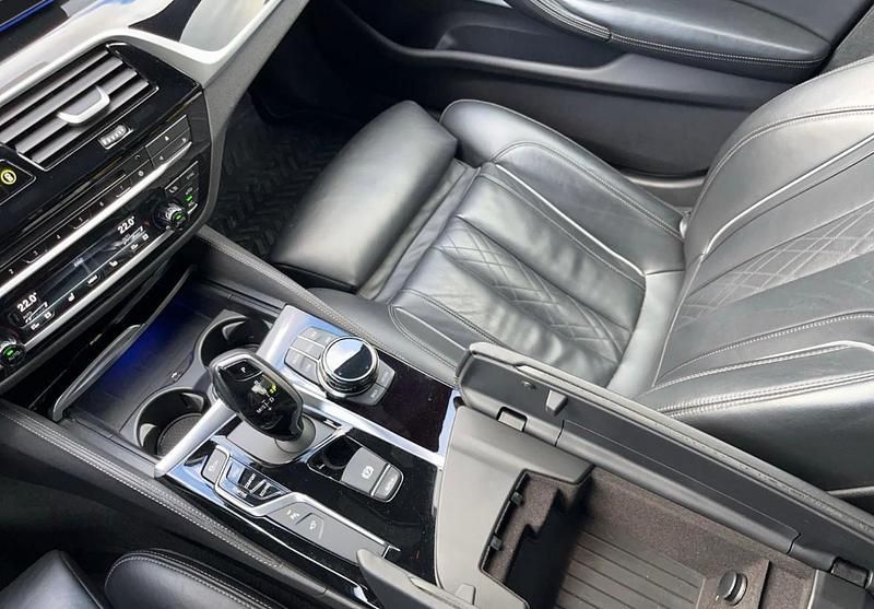 Schwarz Gebraucht 2018 BMW M550 Limousine | 29.999 € (Superpreis) - Bild 1/4