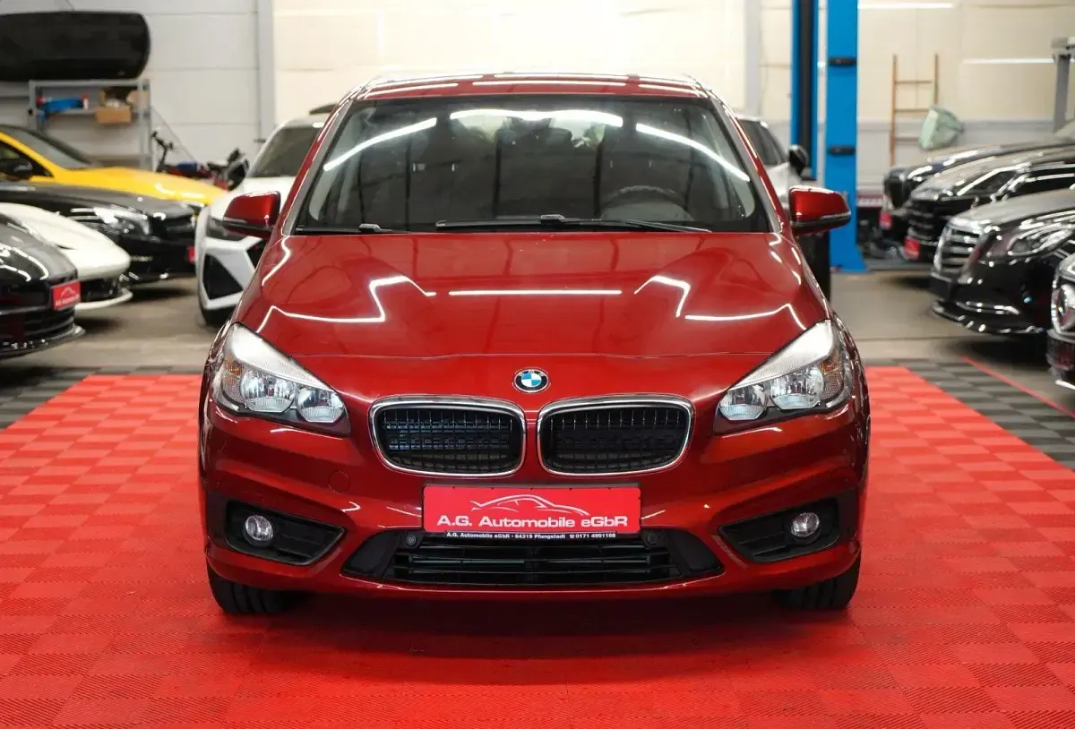 Używany BMW 218 Active Tourer Performance 136 KM (100 kW) 2017 Czerwony Minivan