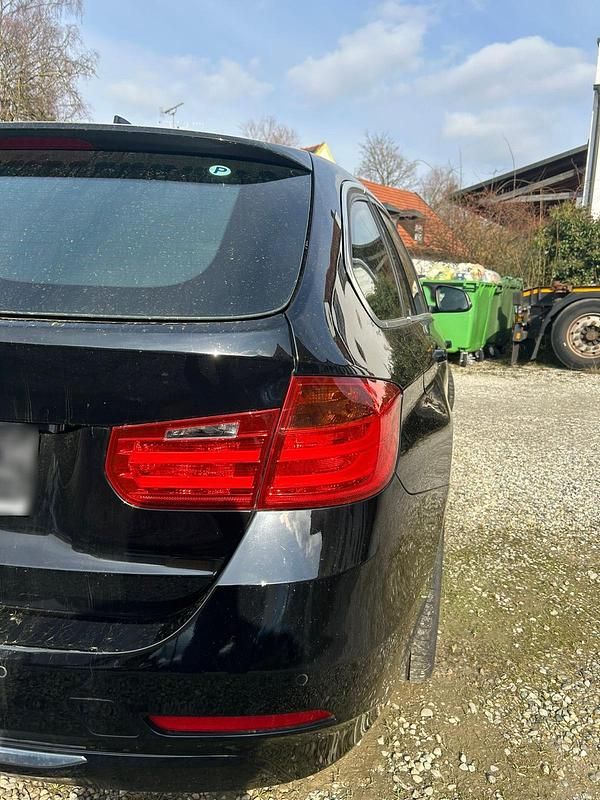 Gebraucht BMW 320 Luxury Line 184 PS (135 kW) 2015 Kombi