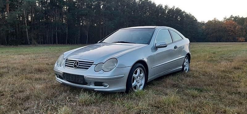 Silber Gebraucht 2001 Mercedes C220 Coupé | 950 € (Superpreis) - Bild 1/4