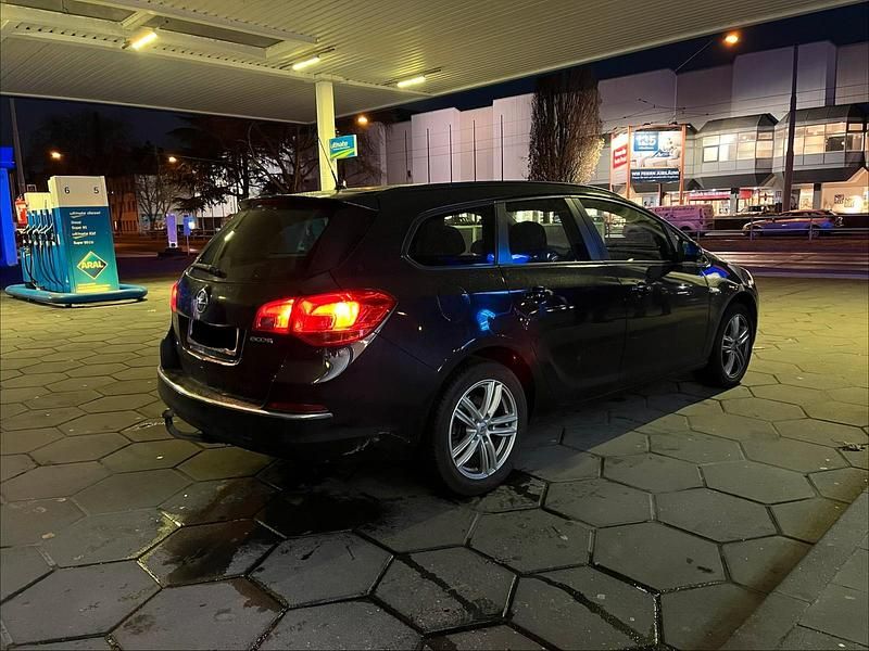 Gebraucht Opel Astra 110 PS (80 kW) 2015 Schwarz Kombi