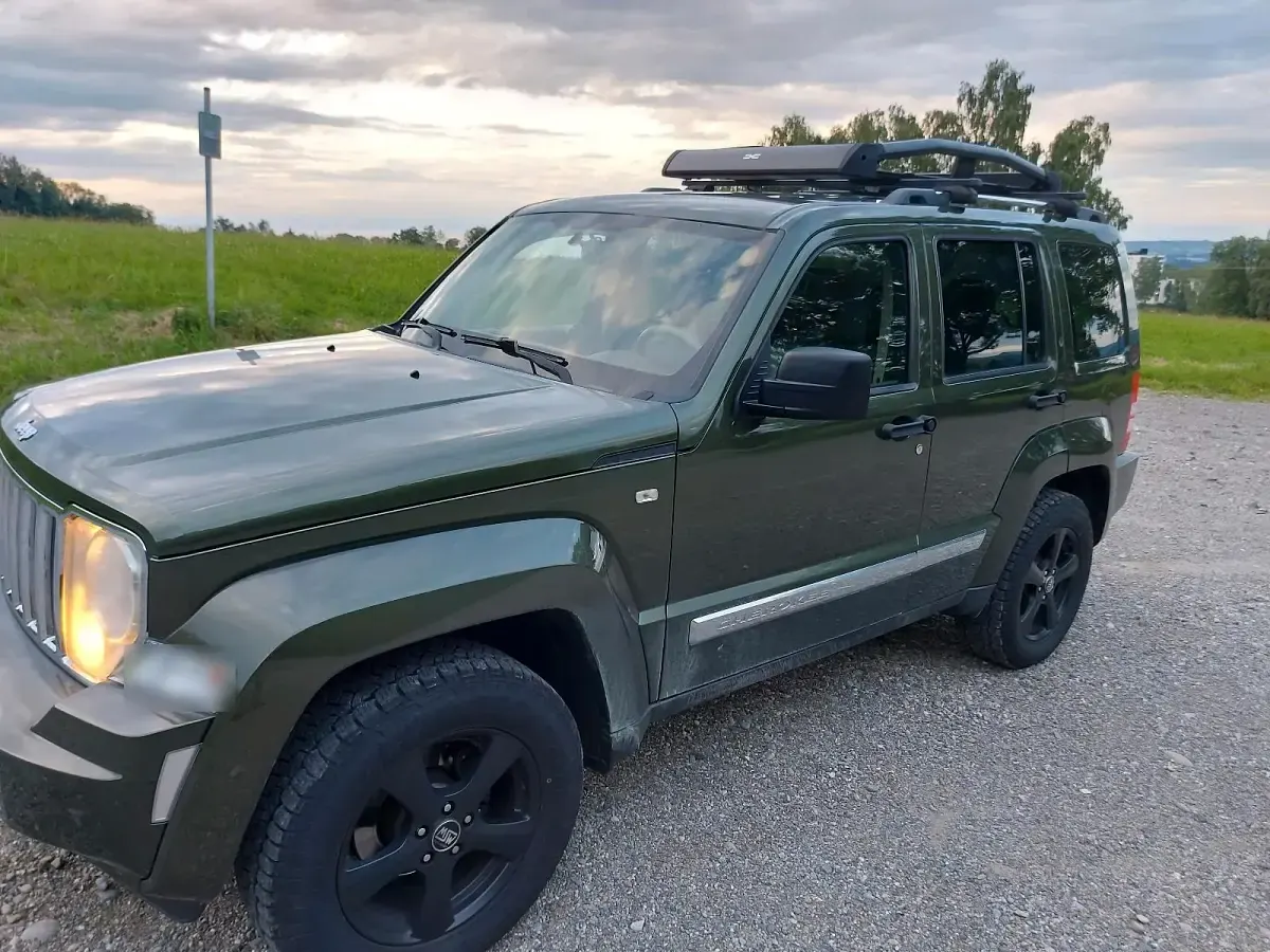 Gebraucht Jeep Cherokee 205 PS (150 kW) 2009 Grün SUV