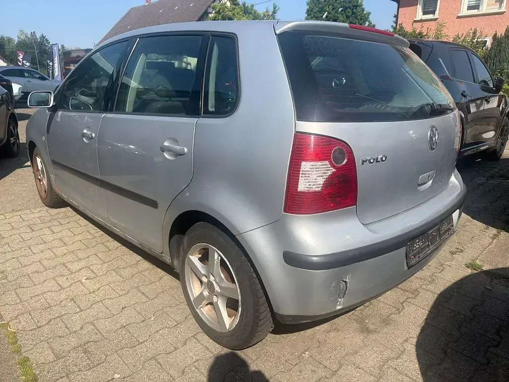 Gebraucht VW Polo Comfortline 75 PS (55 kW) 2003 Silber Limousine