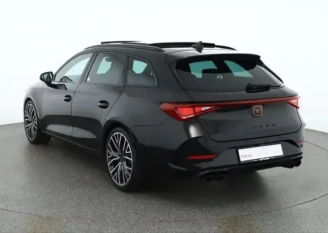 Gebraucht Cupra Leon VZ 333 PS (244 kW) 2024 Mitternachtsschwarz metallic Kombi