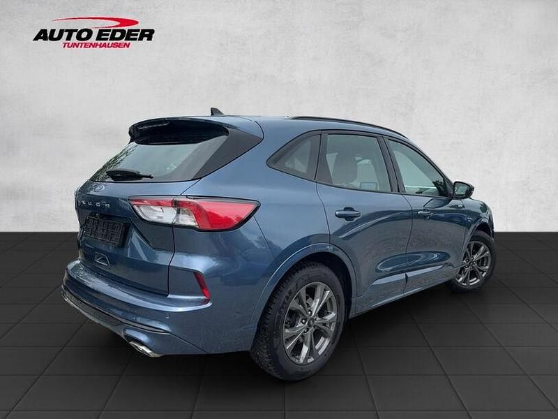 Gebraucht Ford Kuga ST-Line 120 PS (88 kW) 2023 Chromablau (blau) SUV