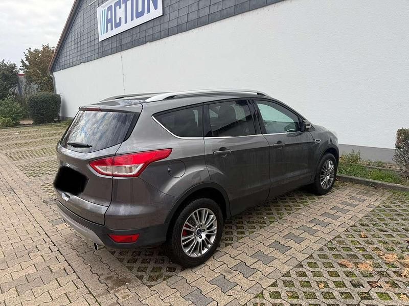 Gebraucht Ford Kuga Titanium 140 PS (102 kW) 2013 Grau SUV
