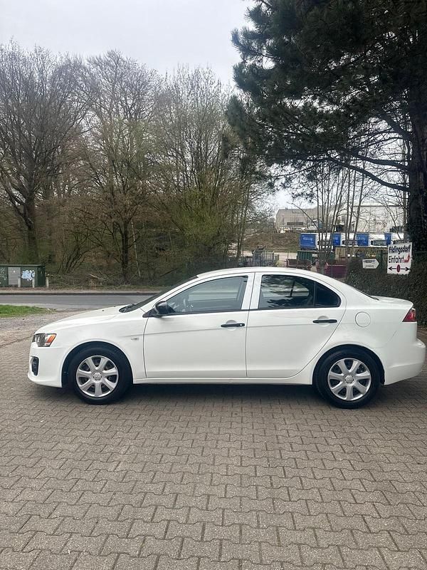 Gebraucht Mitsubishi Lancer 117 PS (86 kW) 2017 Weiß Limousine
