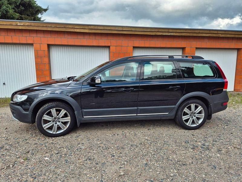 Schwarz Gebraucht 2016 Volvo XC70 Linje Svart SUV | 17.250 € - Bild 1/4