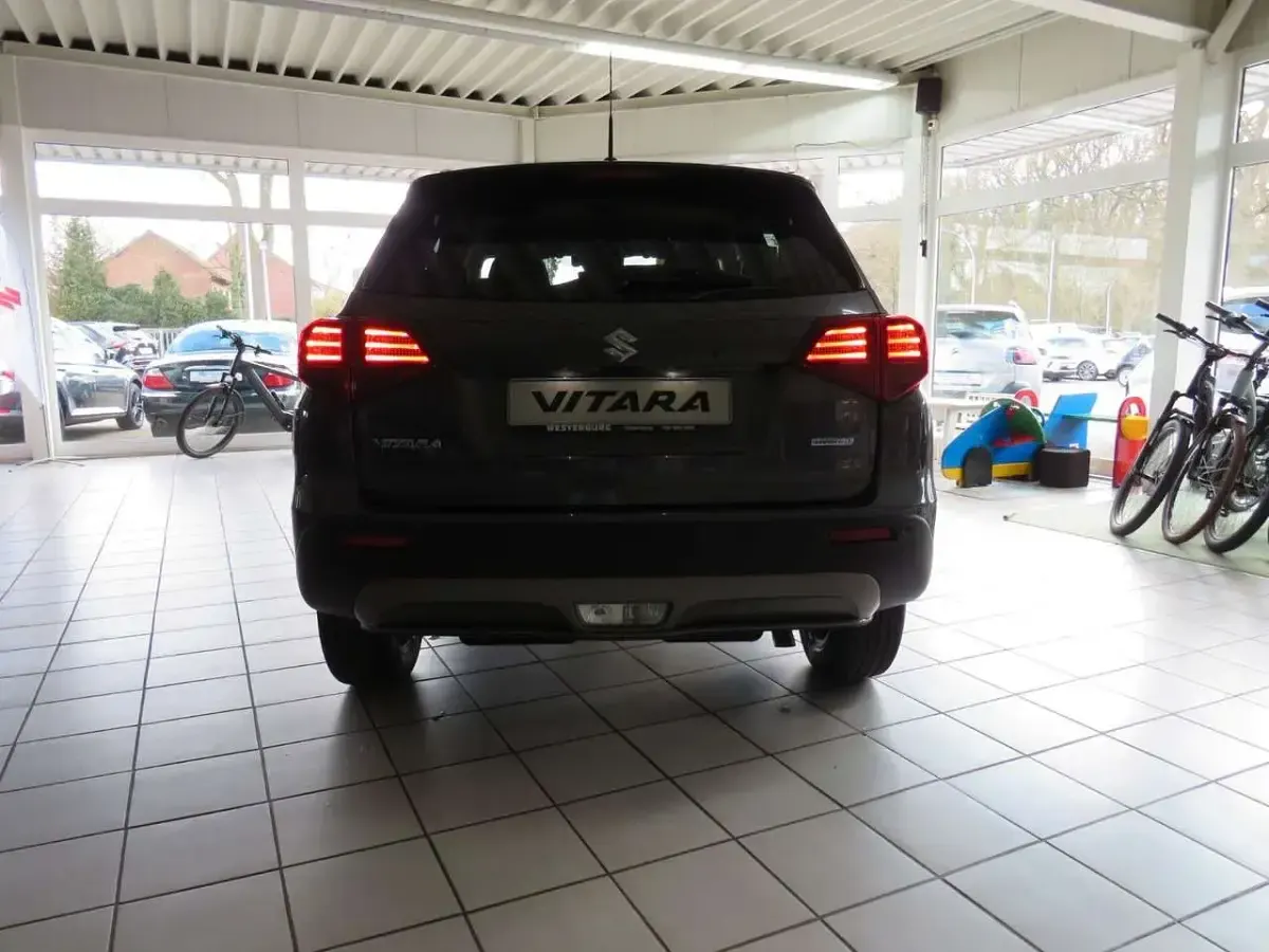 Gebraucht Suzuki Vitara Comfort 129 PS (94 kW) 2025 Grau SUV