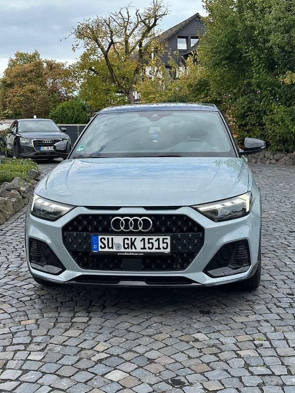 Grau Gebraucht 2023 Audi A1 Ambiente Kleinwagen | 20.999 € (Superpreis) - Bild 1/4