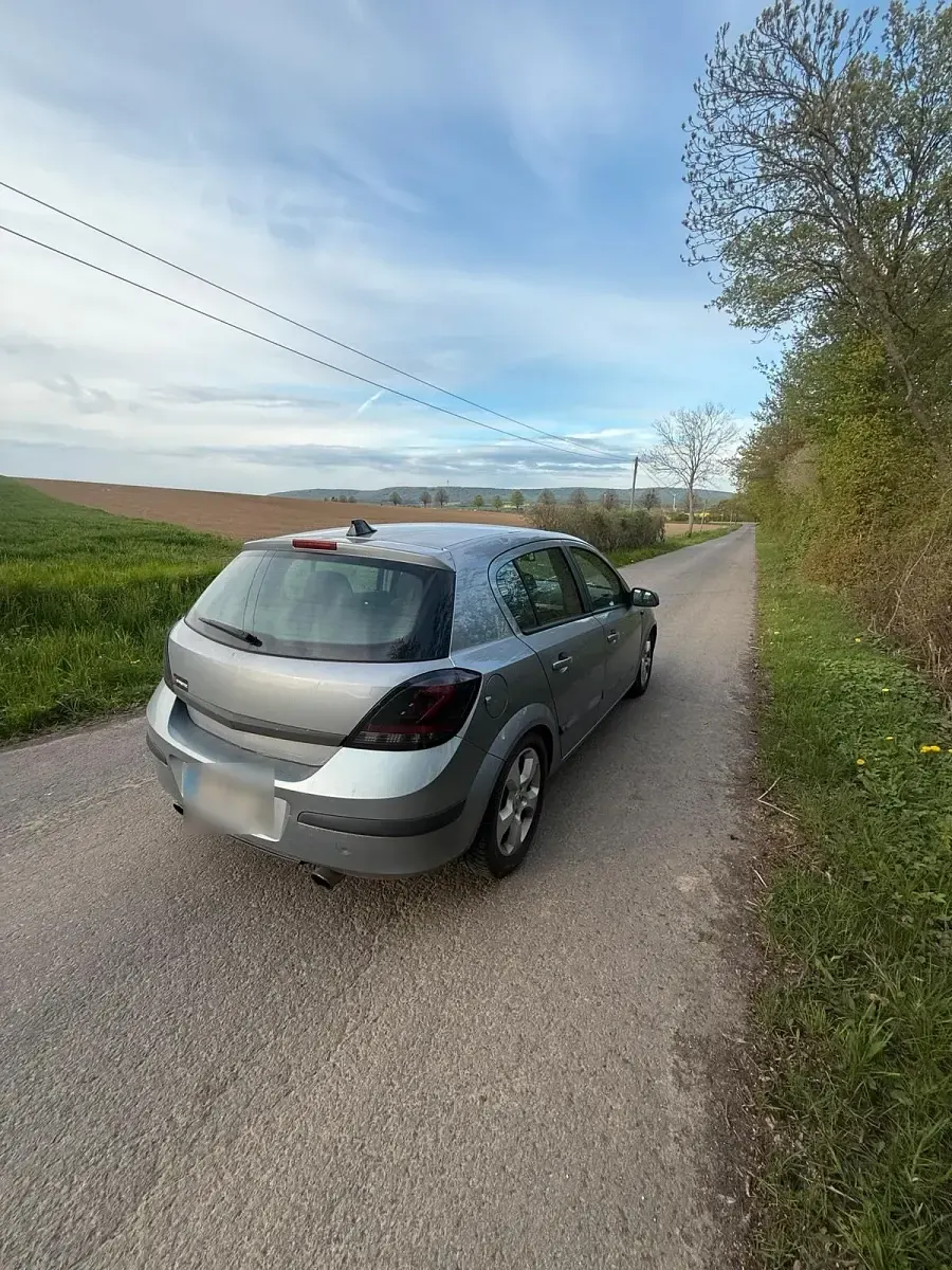Usata Opel Astra 125 CV (91 kW) 2004 Andere farben Station wagon