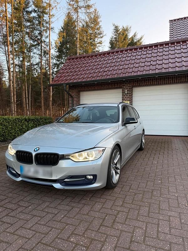 Gebraucht BMW 320 184 PS (135 kW) 2015 Silber Kombi