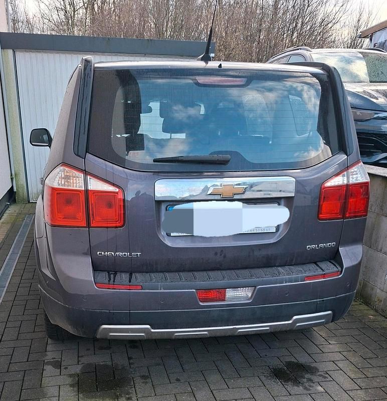Gebraucht Chevrolet Orlando 141 PS (103 kW) 2011 Grau Van / Kleinbus