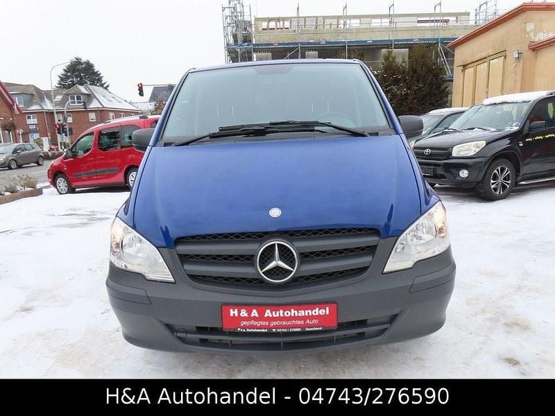 Gebraucht Mercedes Vito 95 PS (69 kW) 2012 Blau Van