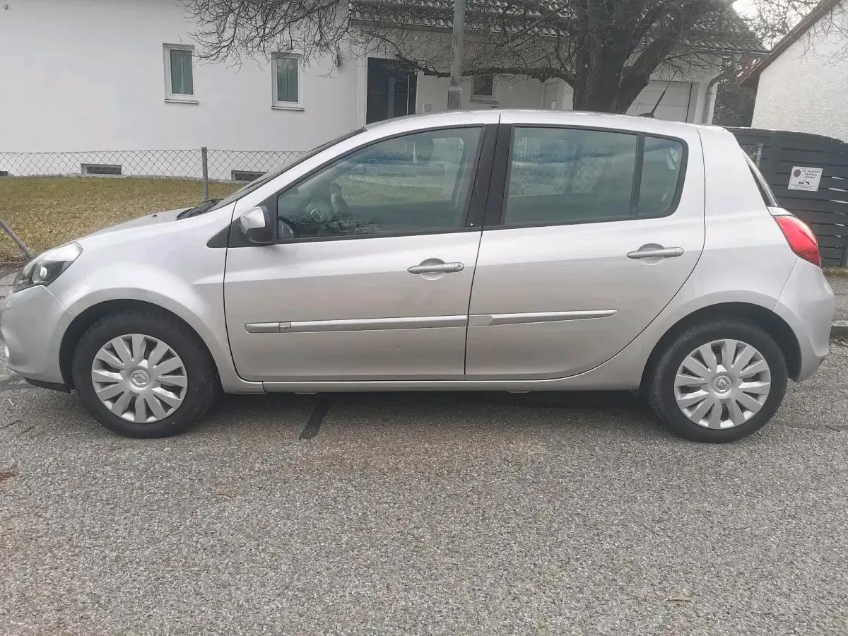 Brugt Renault Clio II 75 HK (55 kW) 2011 Sølv Hatchback