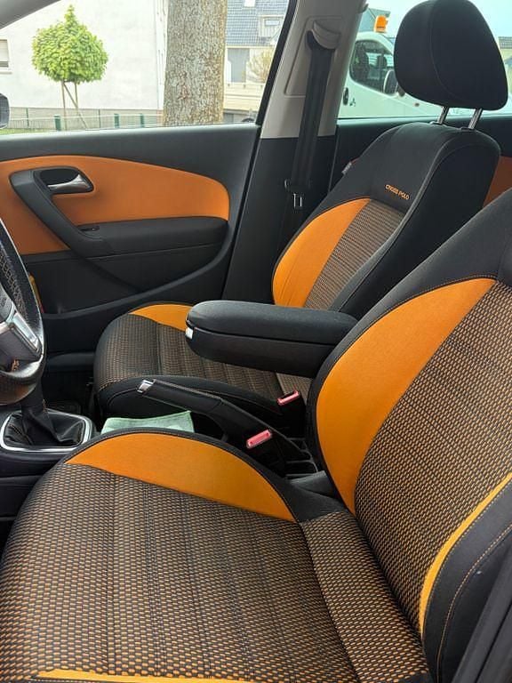 Second-hand VW Polo 86 CP (63 kW) 2010 Negru Hatchback