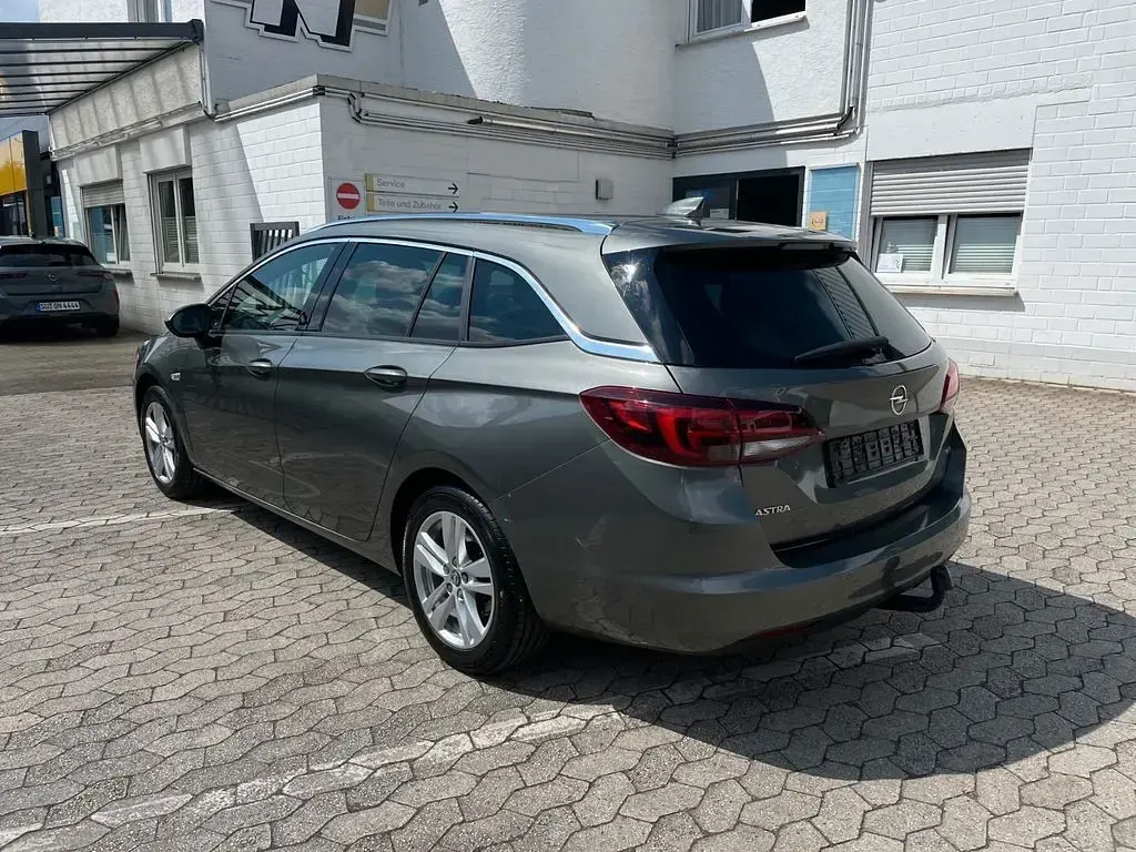 Gebraucht Opel Astra Innovation 136 PS (100 kW) 2018 Grau Kombi