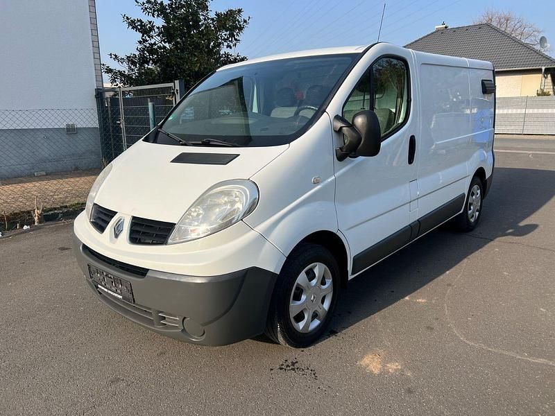 Gebraucht Renault Trafic 90 PS (66 kW) 2014 Weiß Van / Kleinbus
