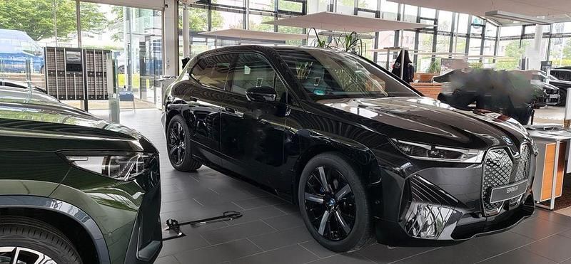 Schwarz Gebraucht 2022 BMW iX Sport Line SUV | 46.900 € (Guter Preis) - Bild 1/4