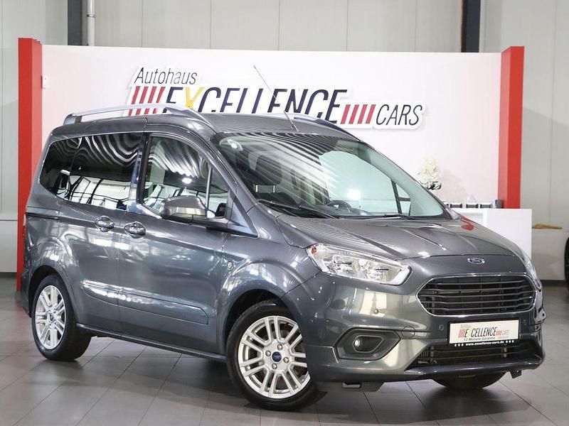 Magneticgrau (metallic) Gebraucht 2019 Ford Tourneo Courier Titanium Van / Kleinbus | 13.888 € (Fairer Preis) - Bild 1/4