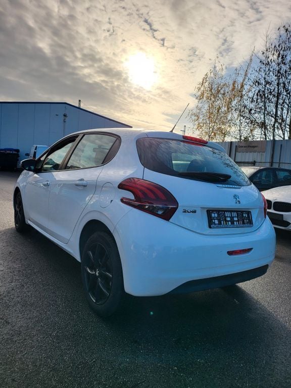 Gebraucht Peugeot 208 Active 102 PS (75 kW) 2020 Weiß Kleinwagen