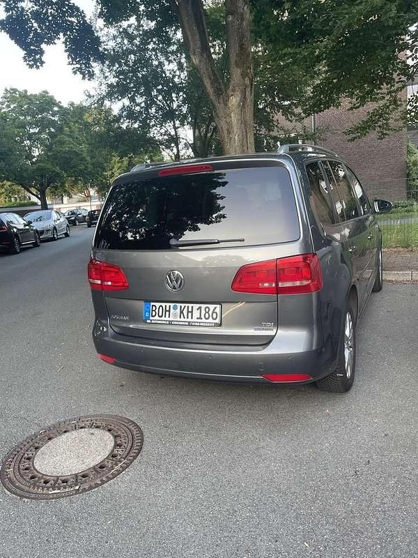 Gebraucht 2013 VW Touran Highline Van / Kleinbus | 11.500 € (Etwas zu teuer) - Bild 1/4