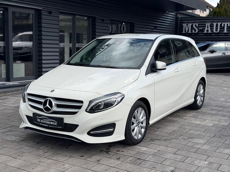 Gebraucht Mercedes B180 109 PS (80 kW) 2017 Weiß Van / Kleinbus