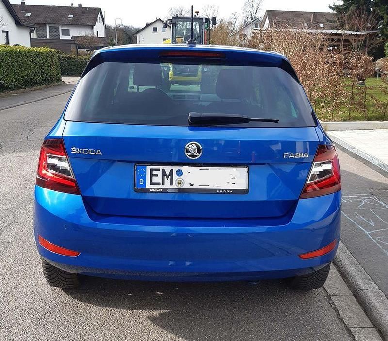 Gebraucht Skoda Fabia Soleil 95 PS (69 kW) 2019 Blau Limousine