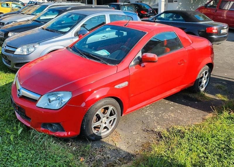 Rot Gebraucht 2005 Opel Tigra Cabrio | 2.490 € (Fairer Preis) - Bild 1/4