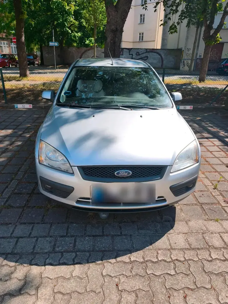 Gebraucht Ford Focus 101 PS (74 kW) 2008 Silber Kleinwagen