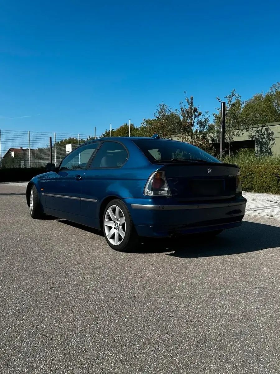 Gebraucht BMW 325 191 PS (140 kW) 2003 Blau Kleinwagen